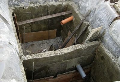 Стенки монолитного бетонного септика готовы
