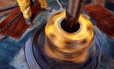 Роторное бурение скважины