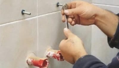 Установка раковины в ванной: монтируем крепежи