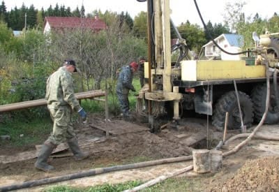 Бурение скважины на участке Бурение скважины на участке: нужно обеспечить достаточно свободного места для техники