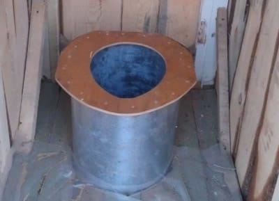 Верх цилиндра надрезают в виде "ромашки"