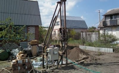 Бурение скважины на участке можно осуществлять в любое время года Бурение скважины на участке можно осуществлять в любое время года