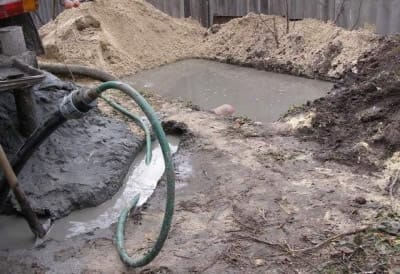 Прокачка скважины: правильно отводим грязную воду