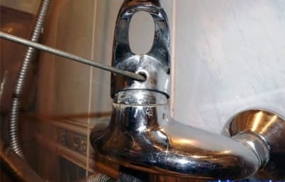 Удаление декоративной заглушки