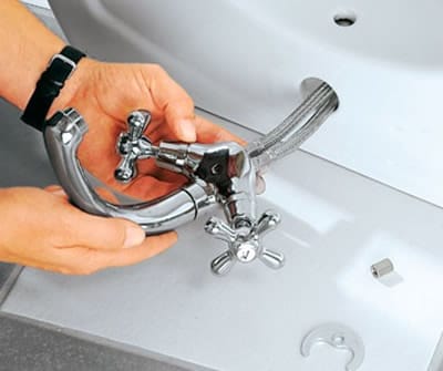 Установка смесителя на раковину