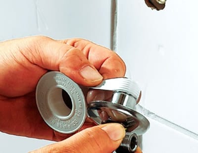 Подготовка углового вентиля к монтажу