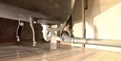 Протечка в ванной Протечка в ванной