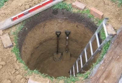 Первый этап устройства колодца
