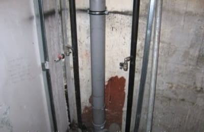 Фановая труба прокладывается до выхода на крыше