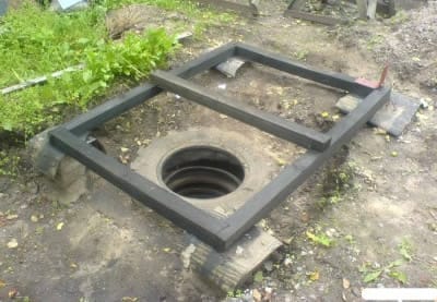 Сливная яма из старых покрышек  