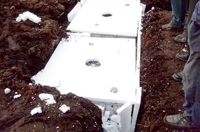 Септик из еврокубов утепляется пенопластом