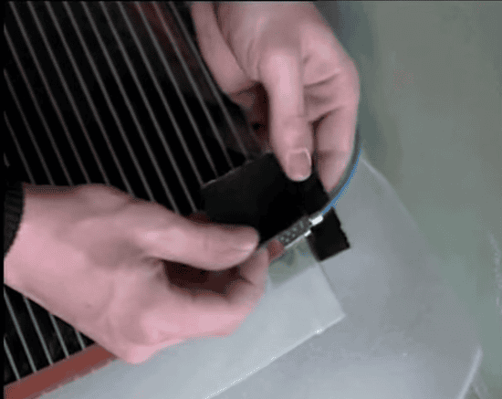 Изолируем открытые контакты