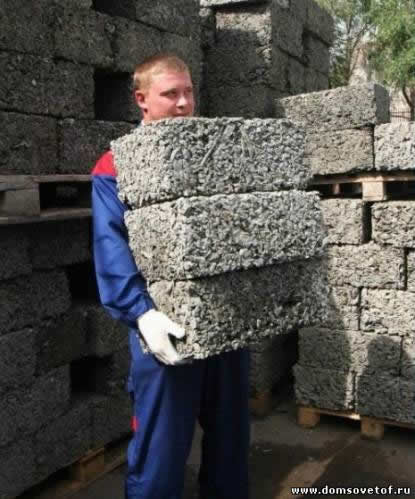 Арболитовые блоки обладают малым весом