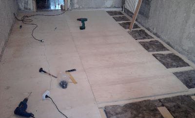 Деревянный пол по лагам в гараже