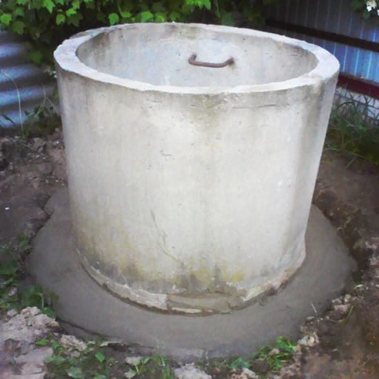 Делаем домик для колодца из бетонных колец шаг 2