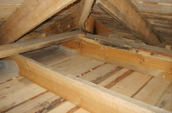 Делаем обрешетку (пазы) под укладку минеральной ваты