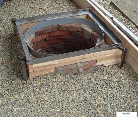 Крепим доски и делаем обрешетку для заливки