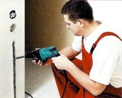 Делаем штробу в стене