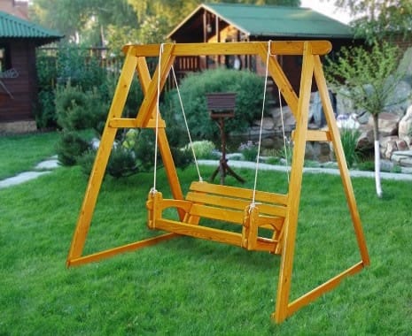 Детские качели на даче
