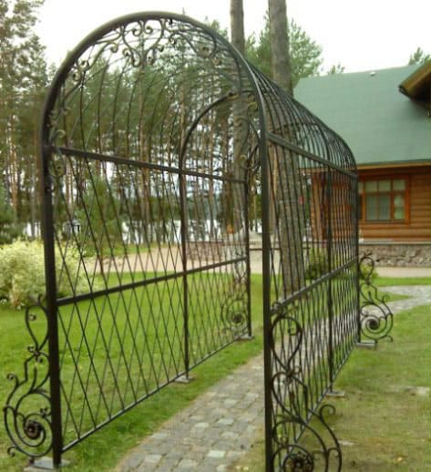 Длинная садовая арка