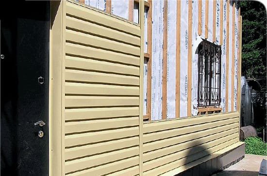 Дом практически утеплен и обшит