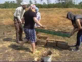 Достаем кирпич из формы