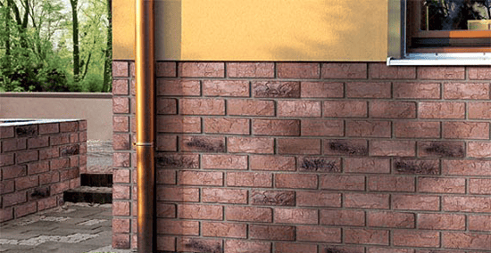Кирпичная отделка цоколя