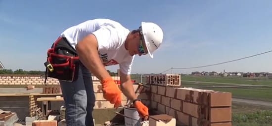 Кладка кирпича