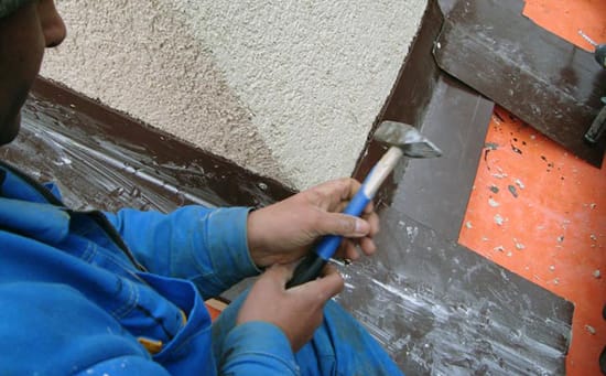 Крепление фартука к трубе