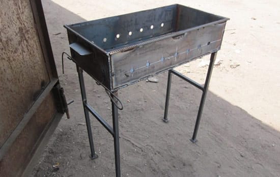Получившийся металлический мангал фото