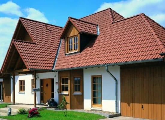 Металлочерепица на крыше дома