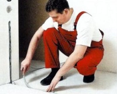 Начинаем укладку кабеля