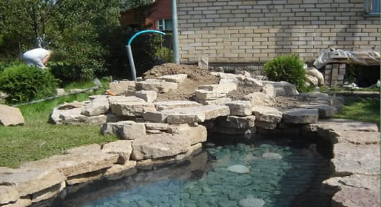 Наполняем бассейн водой