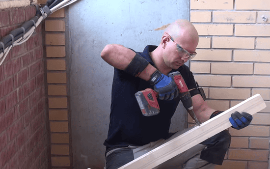 Насверливаем деревянную балку