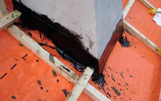 Образец гидроизоляции у основания