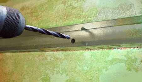 Образец крепления металлического UD профиля