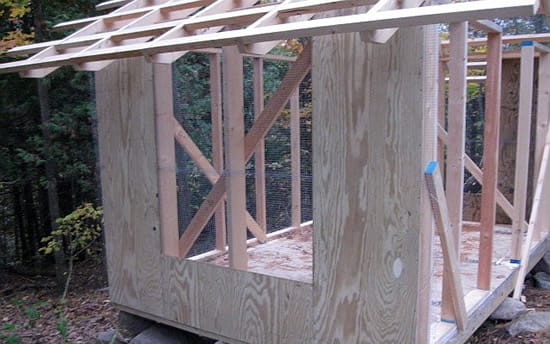 Обшивка курятника - фото