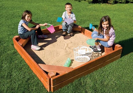 Открытая песочница - фото