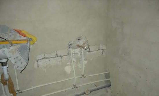 Подготовка места под новую ванну