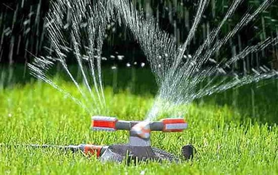 Полив газона