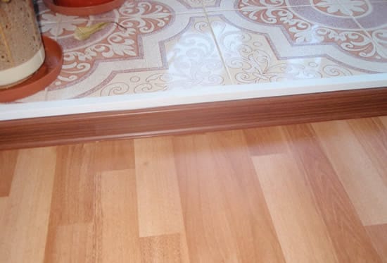 Порожек для стыка разноуровневого покрытия