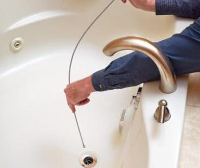 Прочистка канализации с помощью сантехнического троса