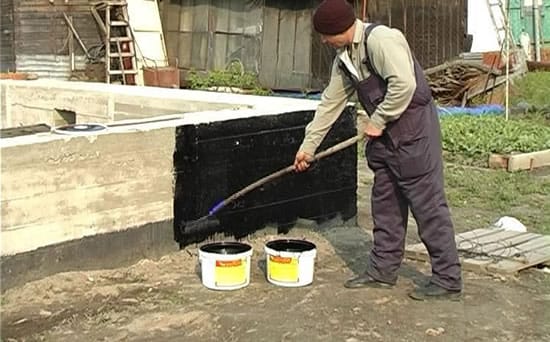 Процесс гидроизоляции фундамента