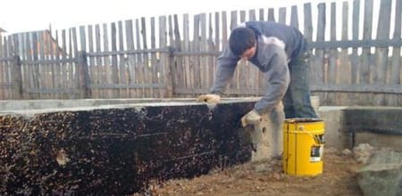 Процесс гидроизоляции обмазочным способом