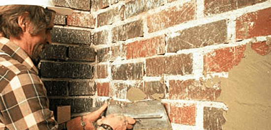 Процесс укладки штукатурки для влажных помещений