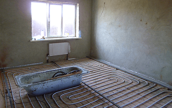 Размещаем трубы водяного отопления перед стяжкой