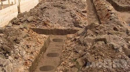 Роем скважины под сваи