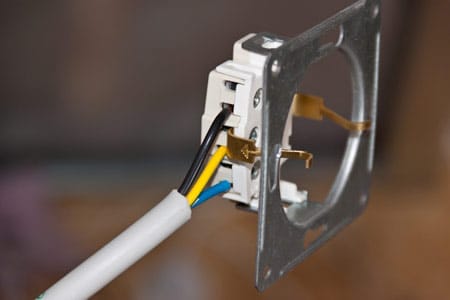 Соединение проводов для заземления