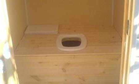 Стульчак в туалете