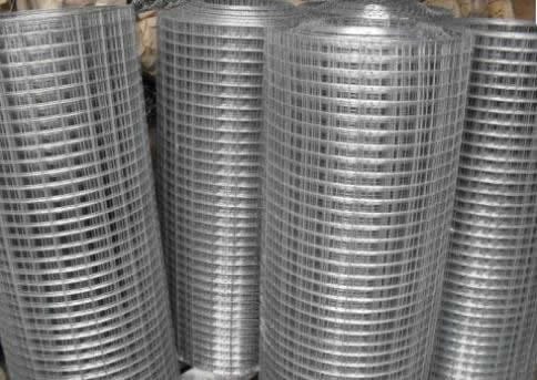 Сварная сетка для забора - фото